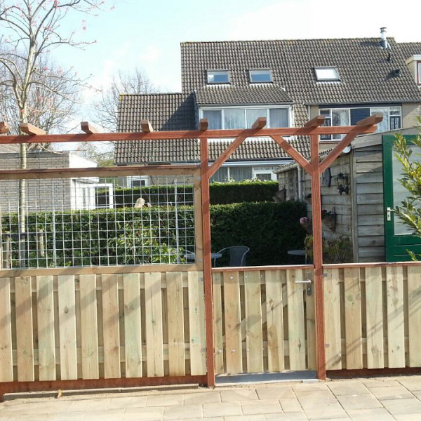 <p><strong>Hardhouten ligger</strong></p><p>Hardhouten geschaafde liggers zijn voor verschillende doeleinden geschikt. Zo kunt u er een prachtige pergola mee maken in combinatie met geschaafde palen. Maar de regel wordt ook vaak gebruikt voor afwerking van een schutting, als onderconstructie voor een vlonder etc.</p><p>Beschikbare Lengtes zijn afhankelijk van onze voorraad.</p>