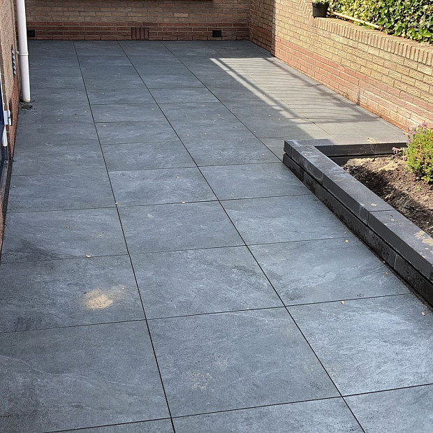 Actietegel keramiek op beton 90x90x4 cm Slate Design Antra