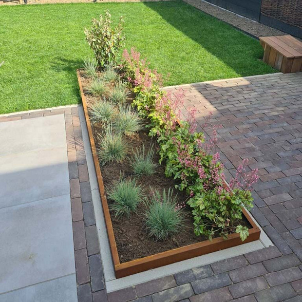 Cortenstaal kantopsluiting gezet complete set 2400x3x12 cm