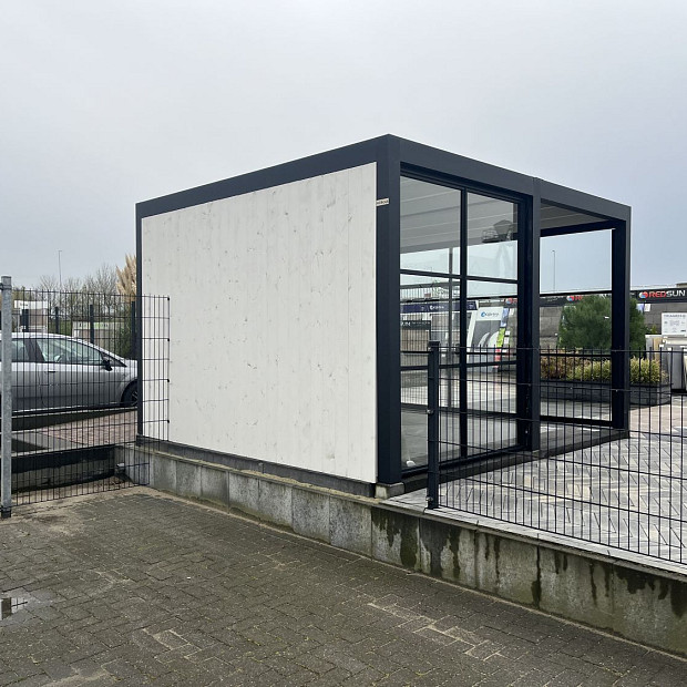 Showroom Model Zwanenburg: Hillhout Allure Buitenverblijf  393cm x 350cm (gereserveerd)