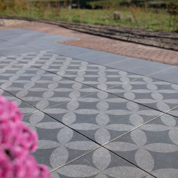 Restpartij Schagen: 4 stuks GeoProArte Design 60x60x4 cm Belgian Blue Dark Grey Flower