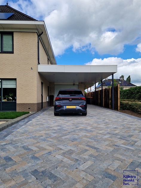 Restpartij Almere: ca.23.50m2 Longstone Opritsteen 31,5x10,5x7 cm Musselkalk