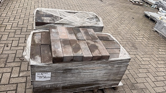 Restpartij Almere: ca.10,50m2 Longstone Opritsteen 31,5x10,5x7 cm Oud Drachten