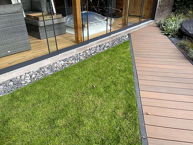 Restpartij Edam: 19 stuks Infinity Gardendeck Vlonderplank 2,2x13,5x400 cm Brown Wash
