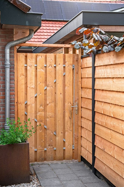 Tuindeurkozijn Jwoods Red Wood met aanslaglat, max. 150 cm breed