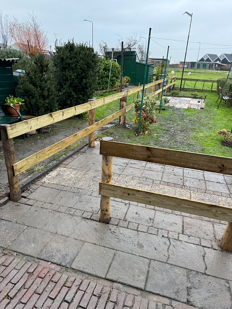 Ronde paal (geschild) tamme kastanjehout Ø 10/12 x 180 cm.