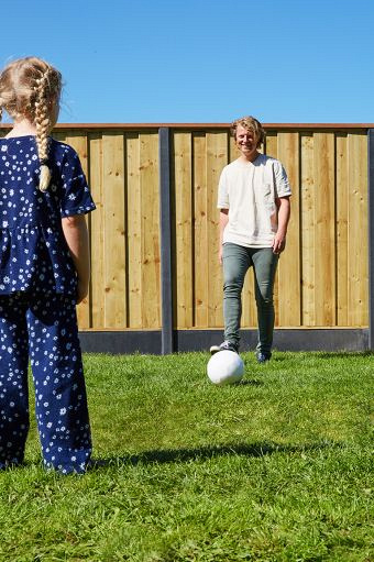 Sleufpaal tussenmodel tbv tuinscherm antraciet vlakke kop 10x10x270 cm