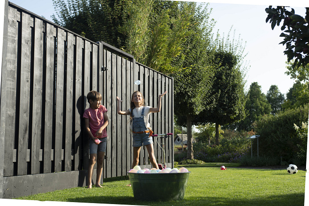 Grenen Tuinscherm 21-planks 180x180 cm, Zwart gedompeld.