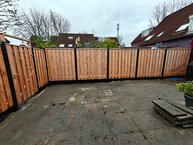 Red Wood Tuindeur Geschaafd op stalen frame 100x195 cm