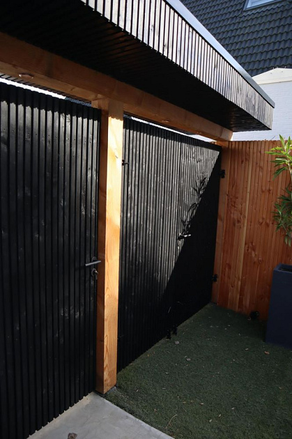 JWOODS Vuren Triple Profiel Plank 2,2x14x240 cm, Zwart Gespoten