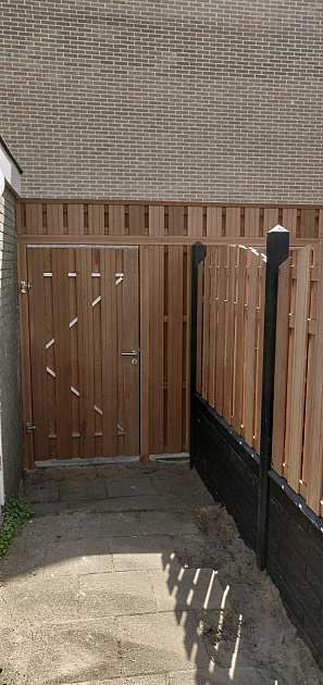 38430 hardhouten tuindeur recht verticaal 120x195 cm op verstelbaar stalen frame 90664