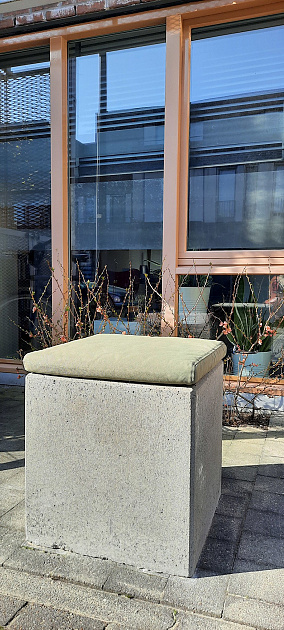 zitelement/stapelblok 50x50x50 cm  grijs of zwart