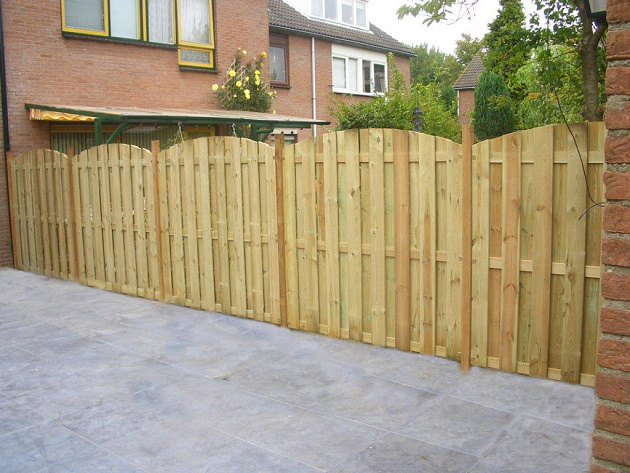 Grenen Tuinscherm 15 mm Toog Verticaal 165/180x180 cm actie