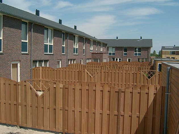 Hardhouten Tuinscherm Toog Verticaal met V-ruit 180x165/180 cm