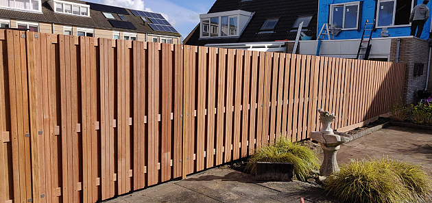 5212 actie hardhouten tuinscherm recht verticaal 180x180 cm 111103