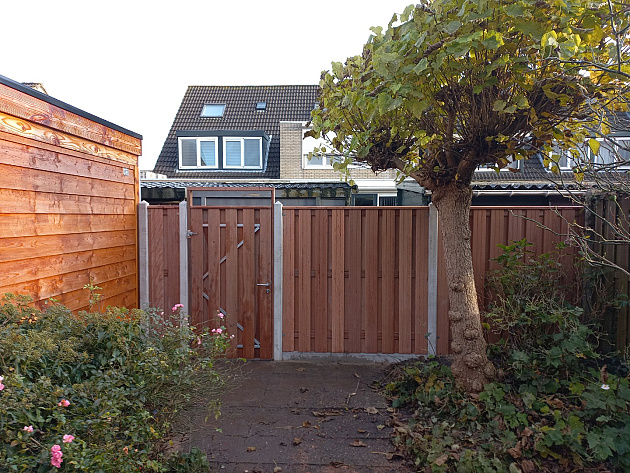 5212 actie hardhouten tuinscherm recht verticaal 180x180 cm 418759