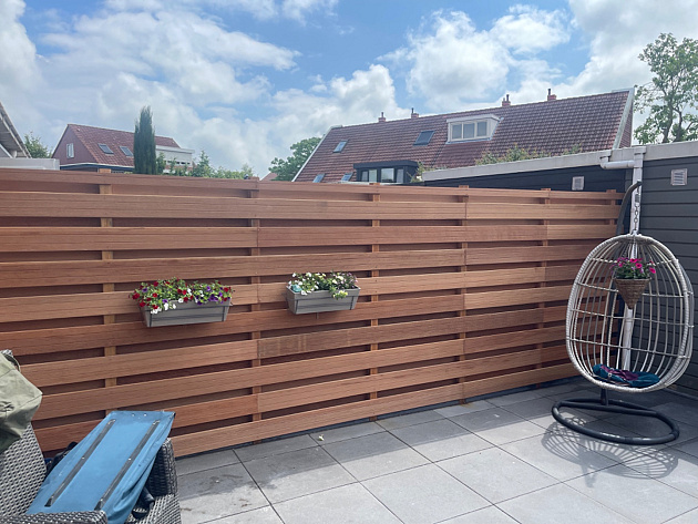 Hardhouten Geschaafde Schuttingplank 1,5x14,5 cm met V-groeven