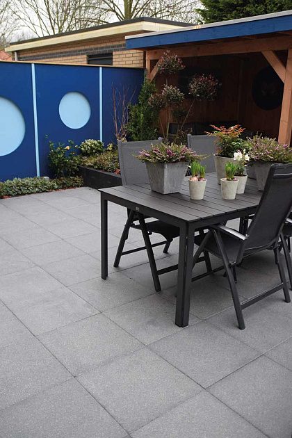 Restpartij Edam: ca. 12 m2 Fossil Line Lingula 60x60x3 cm Donkergrijs