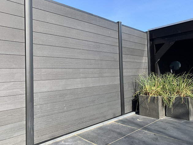 5741 unique composiet tuinscherm antraciet 170x187 cm 112082