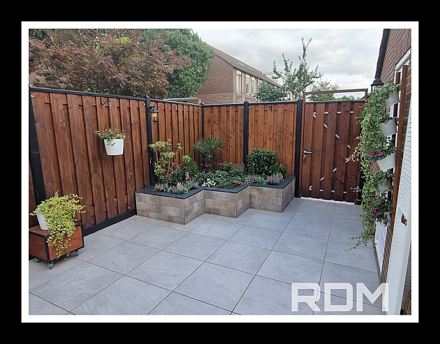 Restpartij Edam: ca. 9 m2 Actietegel keramiek op beton 60x60x3 cm Slate Grey