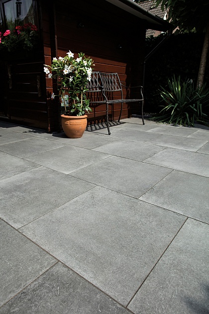 Restpartij Zwanenburg: ca. 19,5m2 GeoCeramica® 60x60x4 cm Roccia Carbon