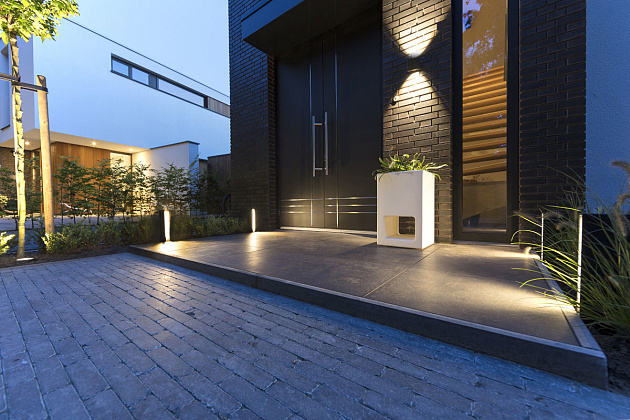 Ace Up-Down 100-230V Dark