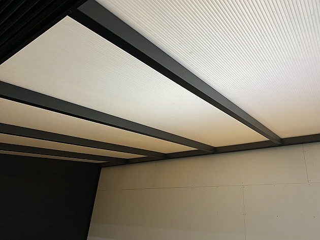 Showroom Model Zwanenburg: Aluxe Topline Veranda 500cm x 350cm INCL. Vlonder
