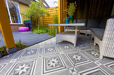 GeoCeramica 60x60x4 cm ConCreet Flower Decorate