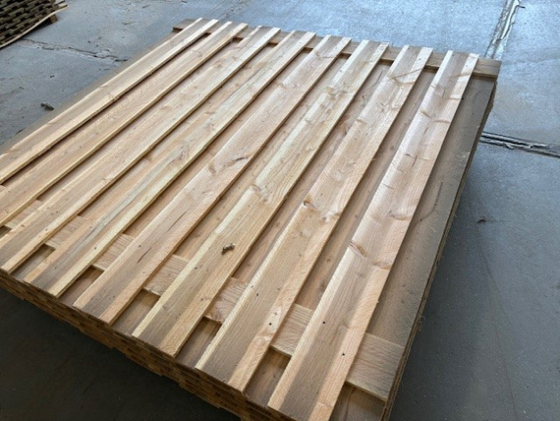 Restpartij Schagen: 4 stuks Douglas fijnbezaagd plankenscherm 19-planks 15 mm, 180 x 180 cm t.b.v. b