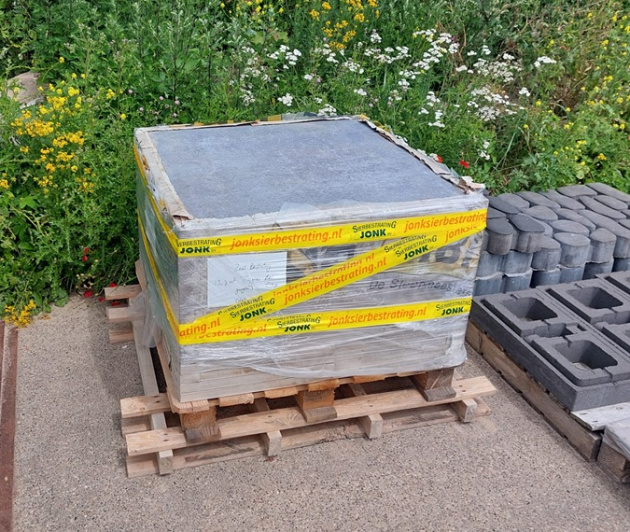 Restpartij Zwanenburg: ca. 13,7m2 Triagres 90x90x3 cm Belfast Grey