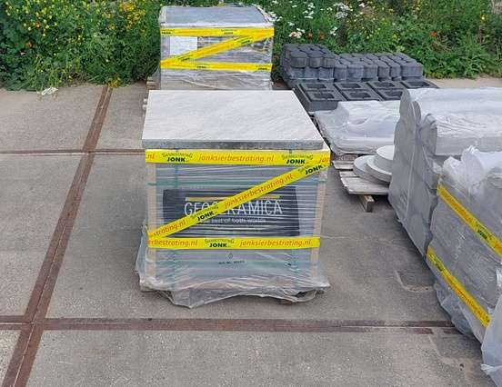 Restpartij Zwanenburg: ca. 9m2 GeoCeramica Starter 75x75x4 cm Quartzstone Sand Mate