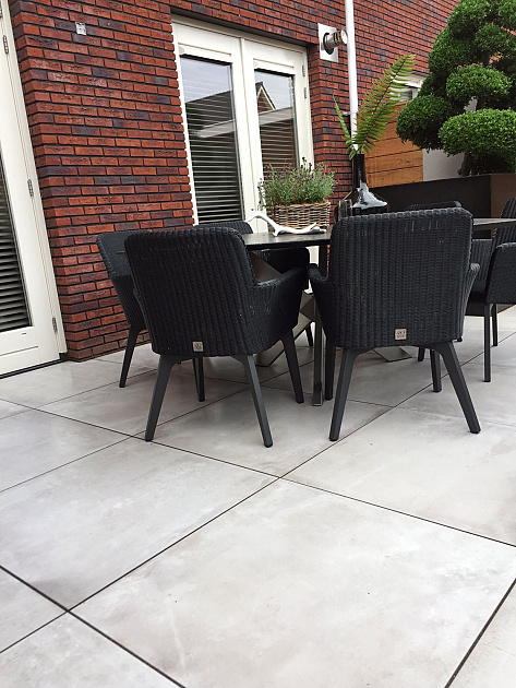 GeoCeramica 80x80x4 cm ConCreet Silver