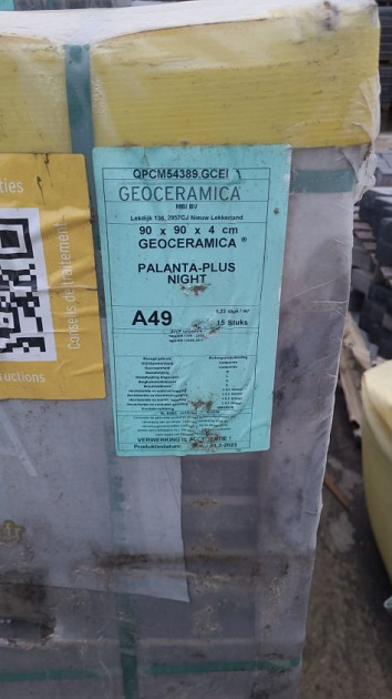 Restpartij Edam: ca.17 m2 Actietegel keramiek op beton 90x90x4 cm Marble Design Night