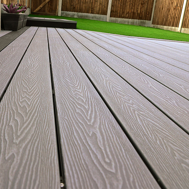 Opruiming Almere: Circa 36  st Terradeck Composiet Vlonderplank 2,5x13,5x400 cm Cappuccino