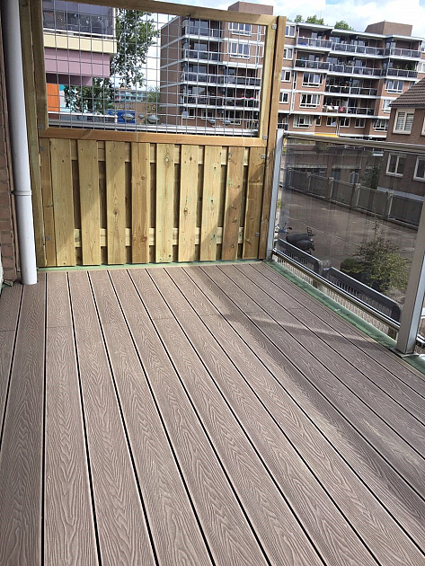 Opruiming Almere: Circa 77  st Terradeck Composiet Vlonderplank 2,5x13,5x400 cm Cappuccino