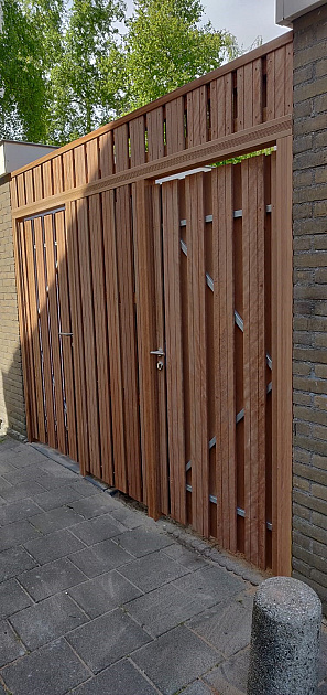 8291 hardhouten tuindeur recht verticaal 100x195 cm op verstelbaar stalen frame 90663