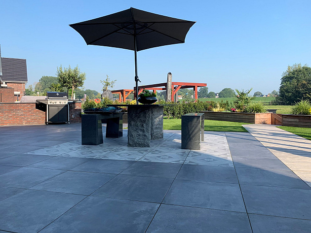 Geoceramica 60x60x4 cm ConCreet Symbol Block Smoke