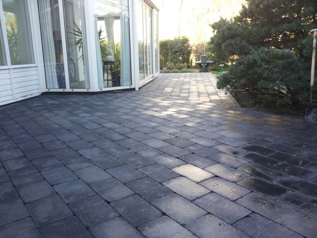 Restpartij Zwanenburg: ca. 9m2 Stonique Trommel 20x30x5 cm Antraciet