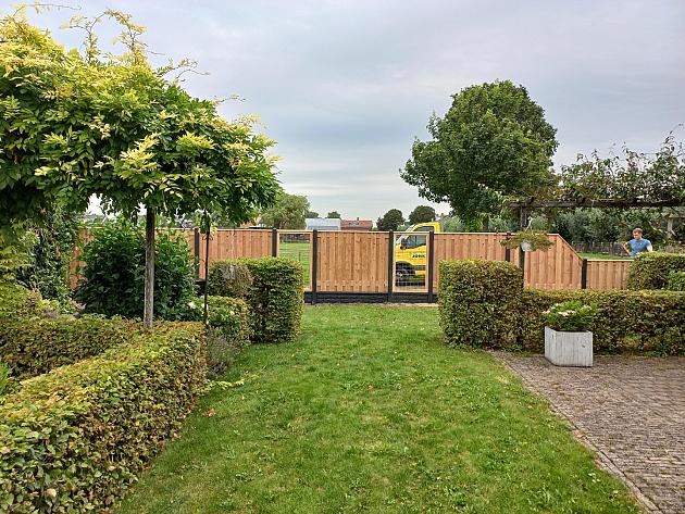 Beton RM Tussenpaal 10x10x280 cm, Zwart gecoat tbv Scherm 150