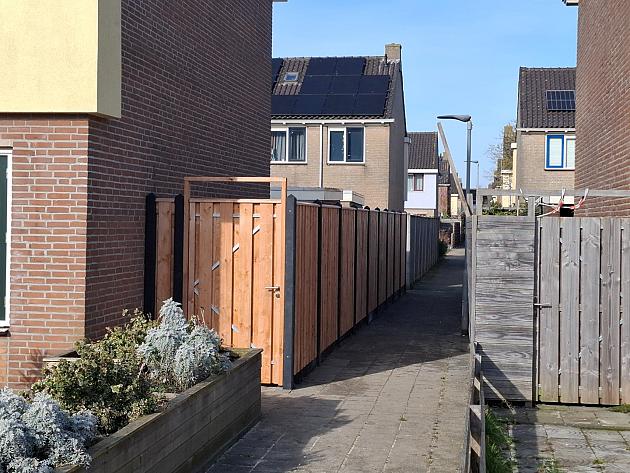 36164 red wood tuindeur geschaafd op stalen frame 100x195 cm 436922