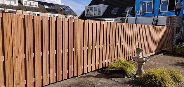 5212 actie hardhouten tuinscherm recht verticaal 180x180 cm 111103