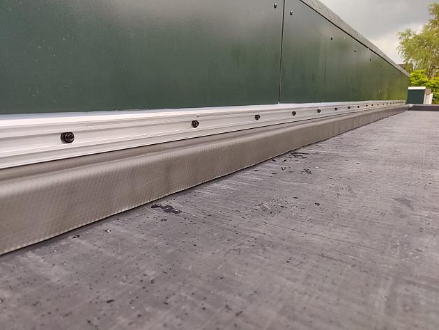 Aluminium Knelprofiel met sleufgaten 250x4,8 cm cm, bruut