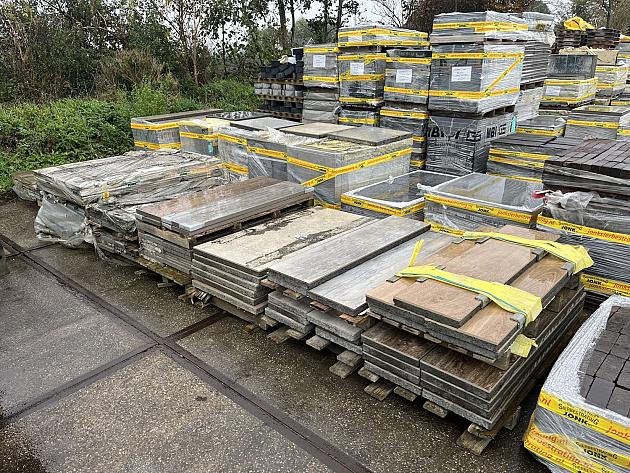 Restpartij Zwanenburg: Diverse soorten Stapstenen 30x120x4 of 30x120x3 cm