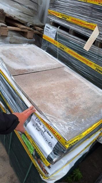 Restpartij Schagen: 10,43m2 Eliton Supreme Linea XXS 60x60x4 cm Kilimanjaro