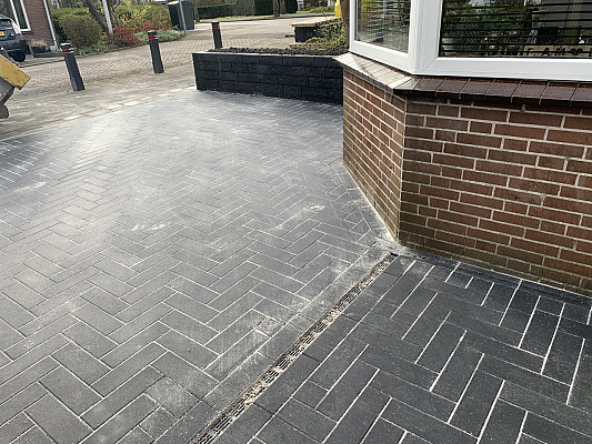 63d55e7b b6c4 4a35 a276 98ec39c934e8