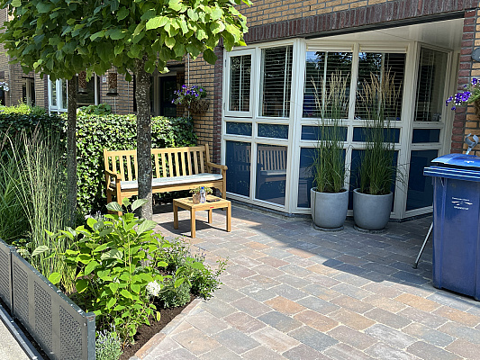 42c0a4f1 2351 4b86 8254 daa08e047a43